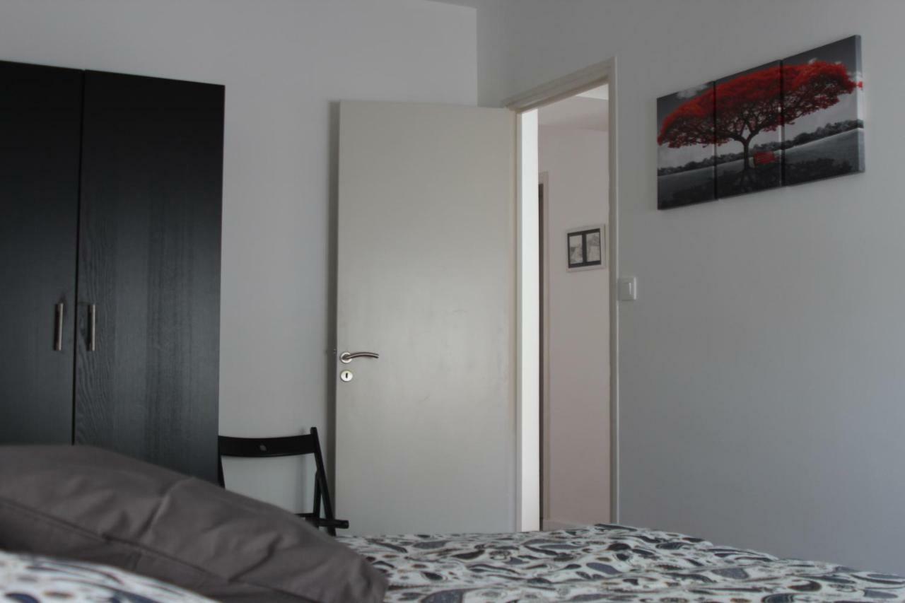 Gite Les 3 Tours 1E Etage Carcassonne Bagian luar foto